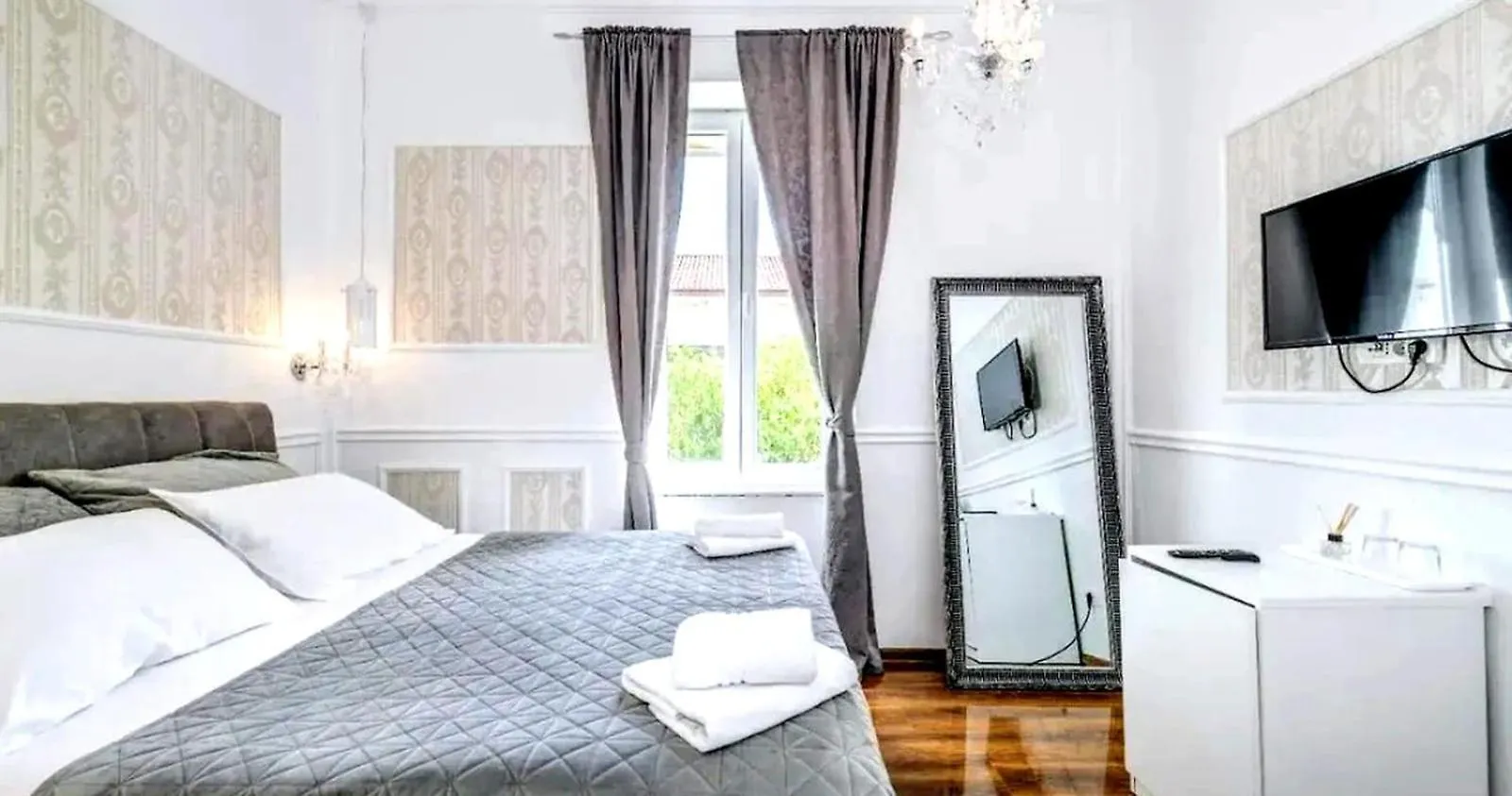 Hostel Habibi Come Tu Silver Gate Diocletians Palac Split