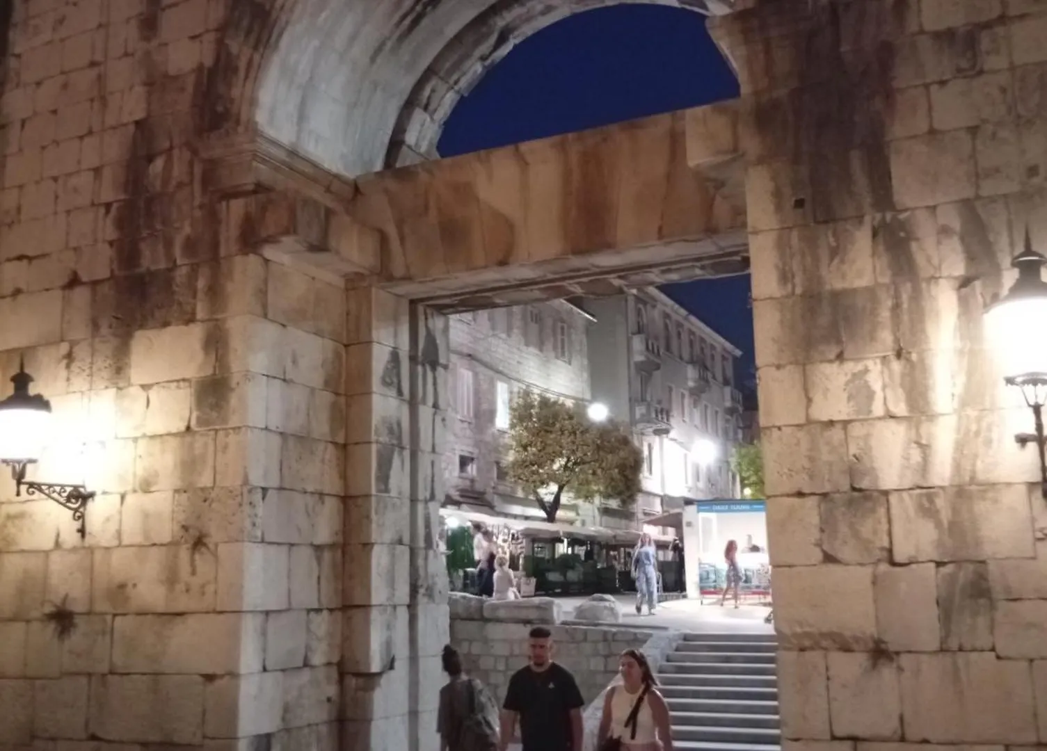 Habibi Come Tu Silver Gate Diocletians Palac Split Hostel
